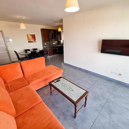 Apartment Pink Panther *